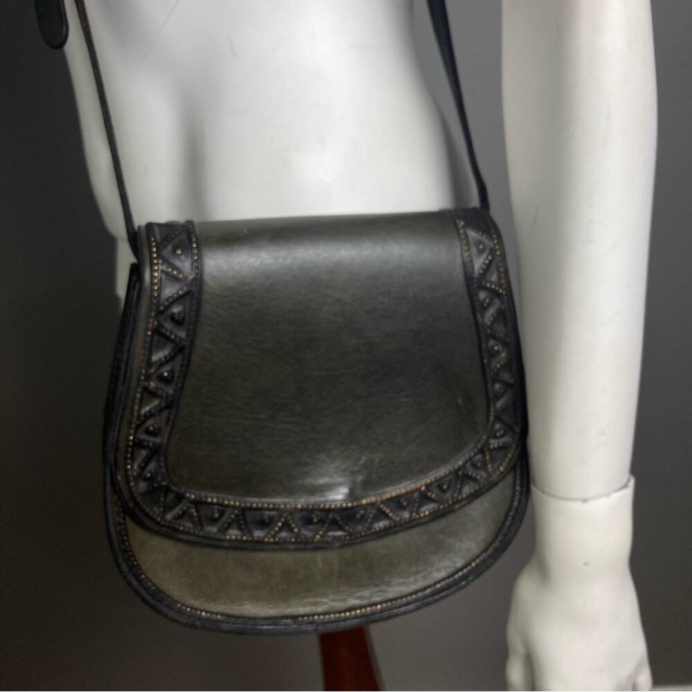 Lucky brand crossbody shoulder bag gray leather saddle equestrian tooled Mexican